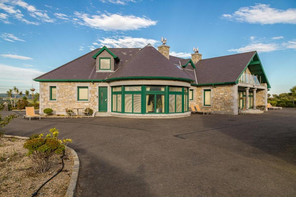 Like Walking Into A Fantastic Novel At Inishowen House Rashenny Экстерьер фото